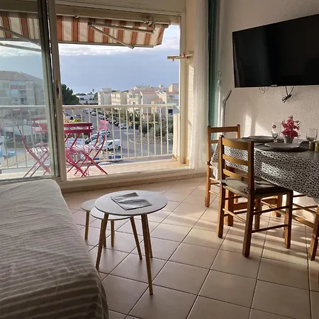 Apartment Apartment Les Sables D'Or-8 By Interhome Le Grau-du-Roi