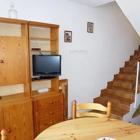 Апартаменты Les Sables D'or-8 By Interhome Ле-Гро-дю-Руа